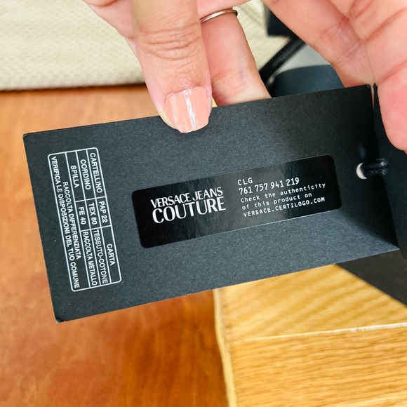 NWT Versace Belt in Black Gold Size 75-90 - Picture 6 of 16